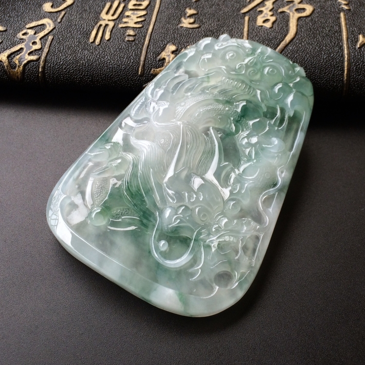 (超值推荐)冰种飘花龙牌挂件