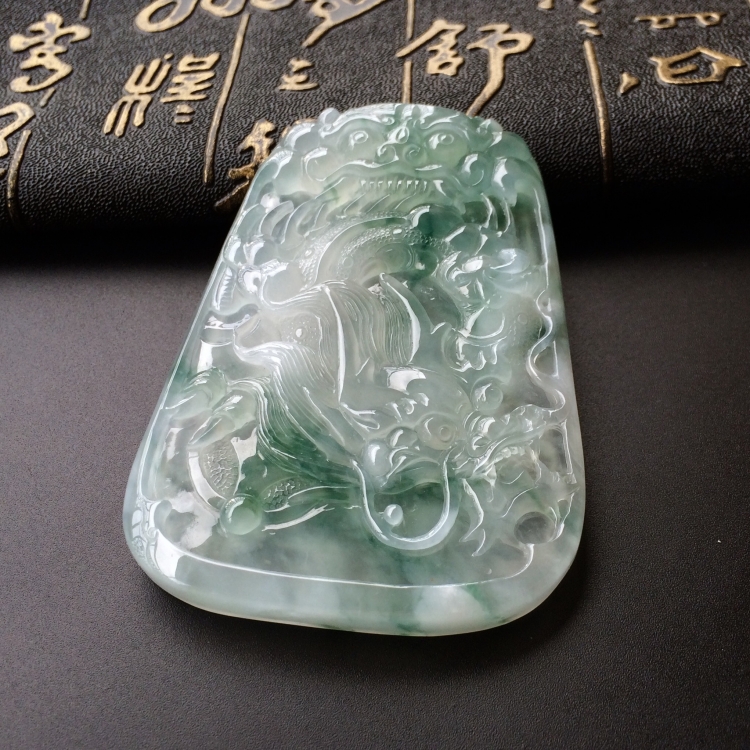 (超值推荐)冰种飘花龙牌挂件