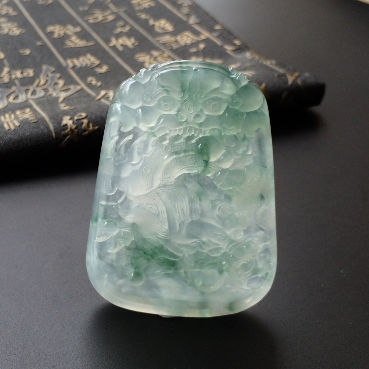 (超值推荐)冰种飘花龙牌挂件
