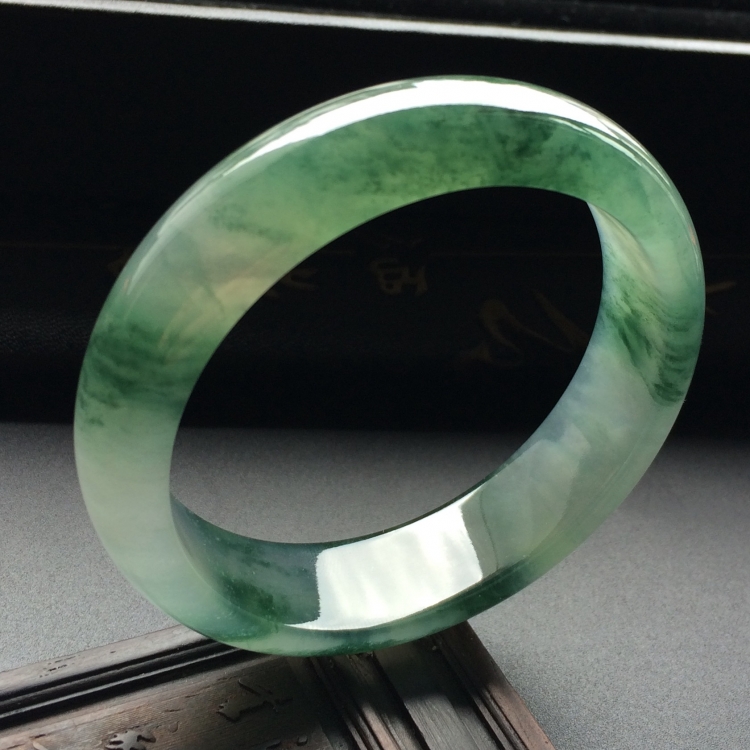 （超值推荐）冰种飘花手镯（55.5mm）