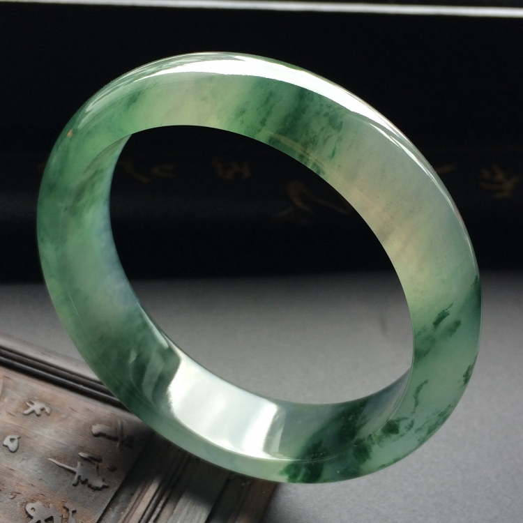 （超值推荐）冰种飘花手镯（55.5mm）