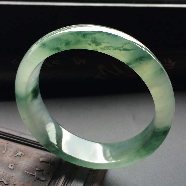 （超值推荐）冰种飘花手镯（55.9mm）