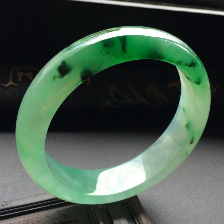 （超值推荐）冰种飘绿花手镯（53.7mm）