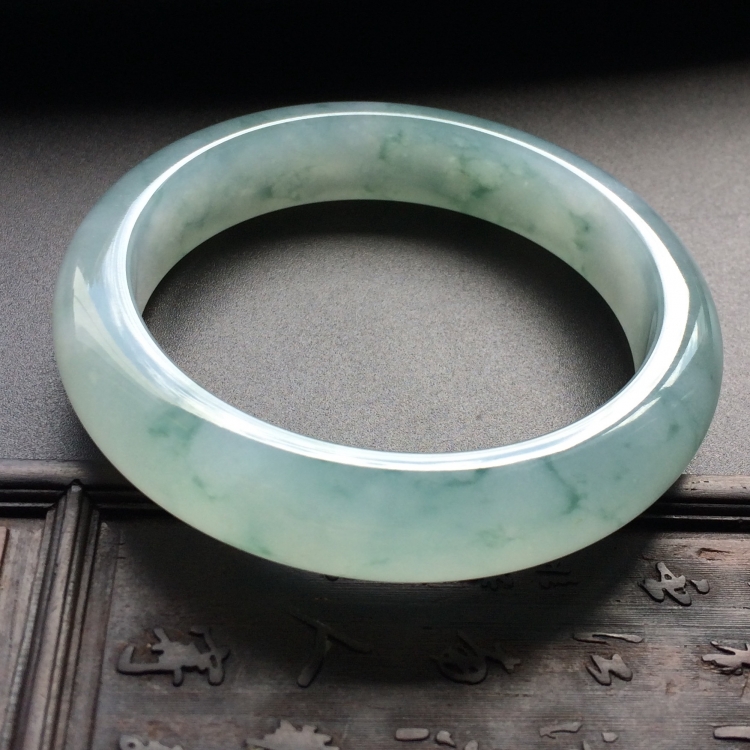 （超值推荐）冰种飘花手镯（56.6mm）