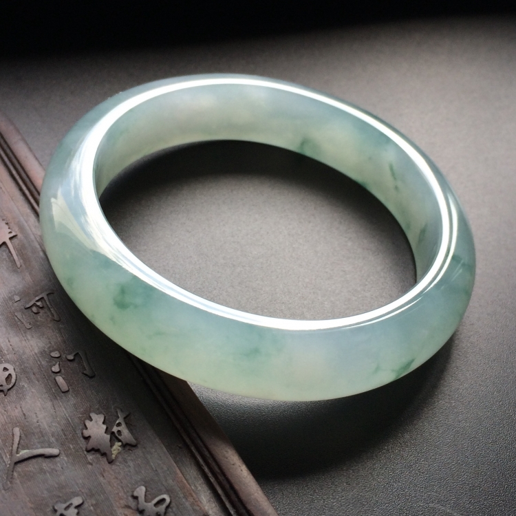 （超值推荐）冰种飘花手镯（56.6mm）
