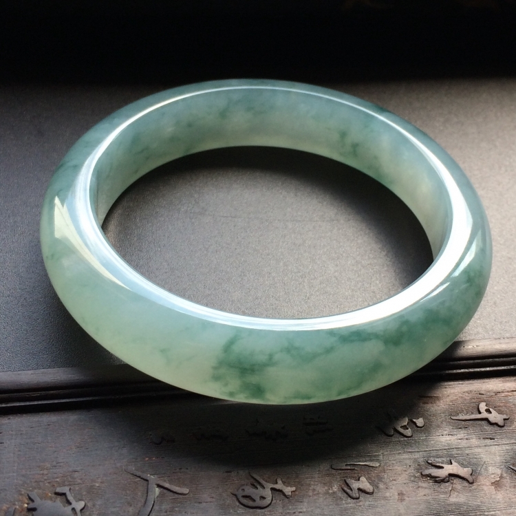 （超值推荐）冰种飘花手镯（55mm）