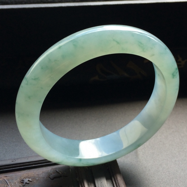 （超值推荐）冰种飘花手镯（55mm）