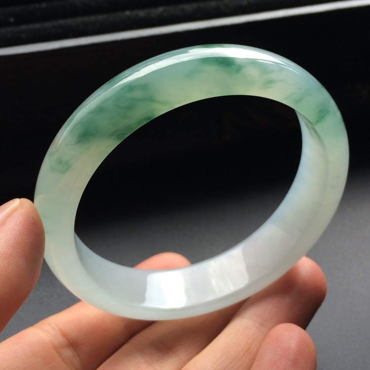 （超值推荐）冰种飘花手镯（57.5mm）