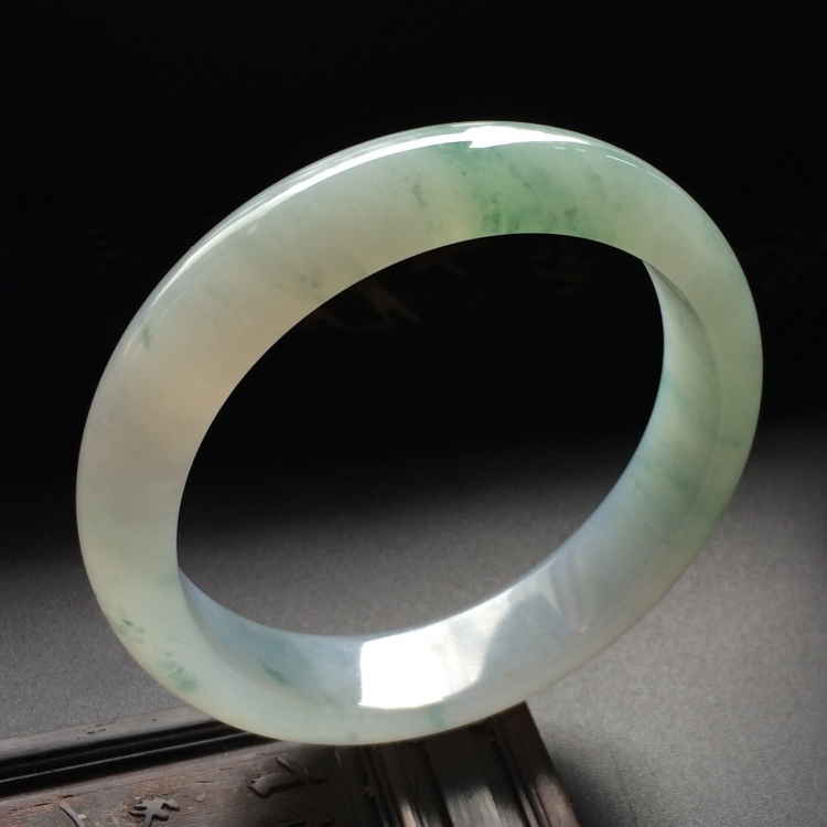 （超值推荐）糯冰种飘花手镯（57.7mm）