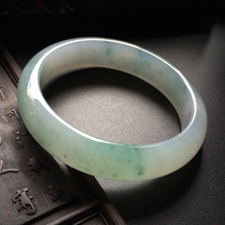 （超值推荐）糯冰种飘花手镯（57.7mm）