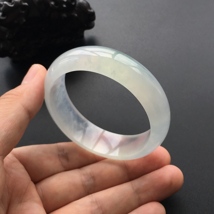 (超值推荐)冰玻种淡晴水手镯(57.8mm)