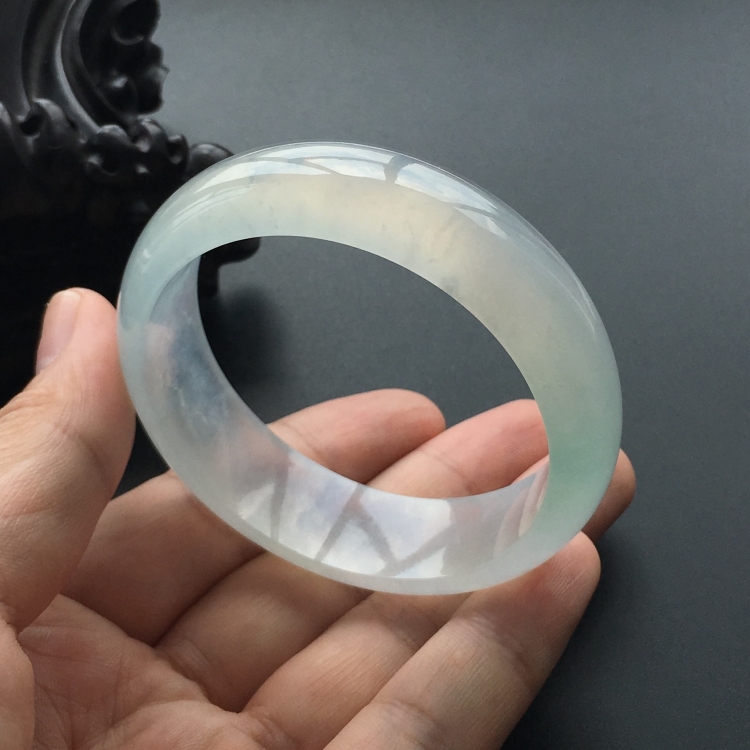 (超值推荐)冰玻种淡晴水手镯(57.8mm)