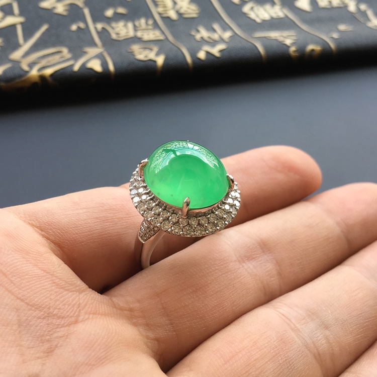 (超值推荐)冰种苹果绿镶白金钻石戒指