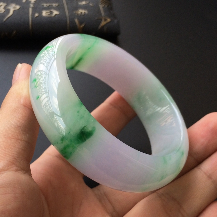 (超值推荐)糯冰种春带彩手镯(58.7mm)