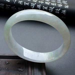 糯冰种晴水贵妃镯（57.6mm-51.7mm）