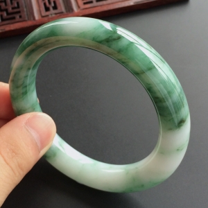 (超值推荐)糯冰种花青圆条手镯(56mm)