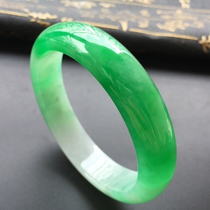(超值推荐)糯冰种阳绿手镯(57mm)