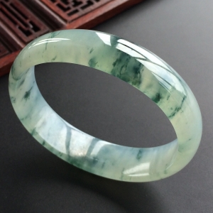 (超值推荐)冰种飘花贵妃镯(54mm-46.6mm)