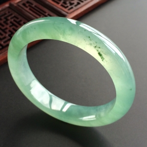 (超值推荐)冰种晴水略飘花手镯(56.1mm)