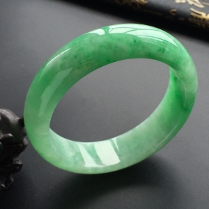 (超值推荐)糯冰种飘翠手镯（57.4mm）