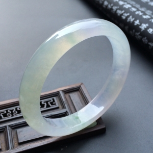 （超值推荐）冰种淡紫罗兰略飘花贵妃镯（58.5mm-51mm）