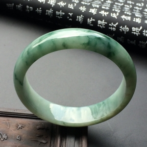 糯冰种飘花手镯（57.4mm）