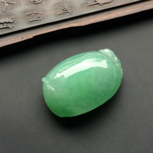 糯冰种晴水福瓜挂件