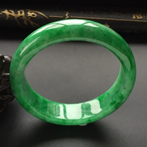(超值推荐)糯冰种翠色手镯（57.2mm）