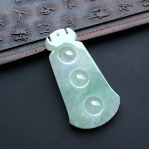 （超值推荐）糯冰种晴水连中三元挂件