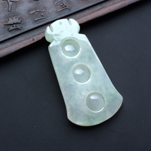 （超值推荐）糯冰种晴水连中三元挂件