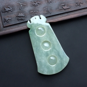 （超值推荐）糯冰种晴水连中三元挂件
