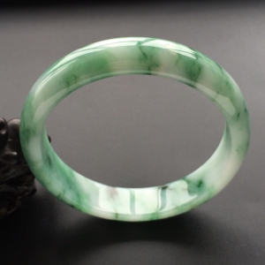 (超值推荐)糯冰种飘花手镯（59.8mm）