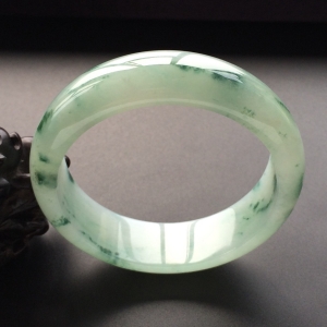 (超值推荐)糯冰种飘花手镯（57.2mm）