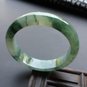 （超值推荐）糯冰种飘花手镯（56.3mm）