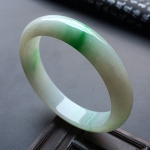 （超值推荐）糯冰种飘翠手镯（55mm）