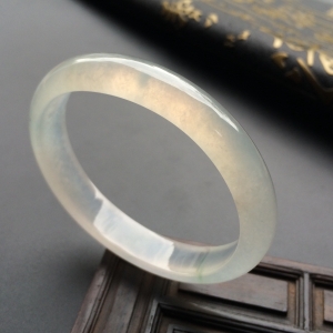 （超值推荐）冰种略飘花贵妃镯（56.7mm-47.7mm）
