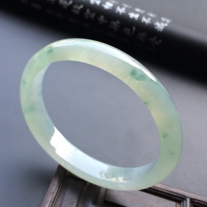 （超值推荐）冰种飘花贵妃镯（55.6mm-47.2mm）