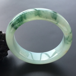 (超值推荐)糯冰种飘花手镯(56.8mm)