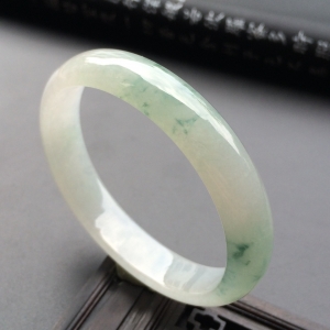 （超值推荐）糯冰种飘花贵妃镯（55mm-47.3mm）