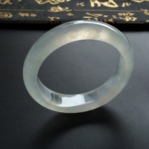 （超值推荐）冰种淡晴水手镯（54mm）