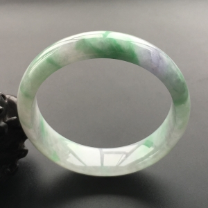 (超值推荐)糯冰种飘绿花手镯(57mm)