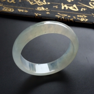 （超值推荐）冰种淡晴水手镯（55.6mm）
