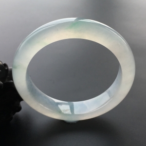 (超值推荐)冰种略飘花手镯(55.8mm)