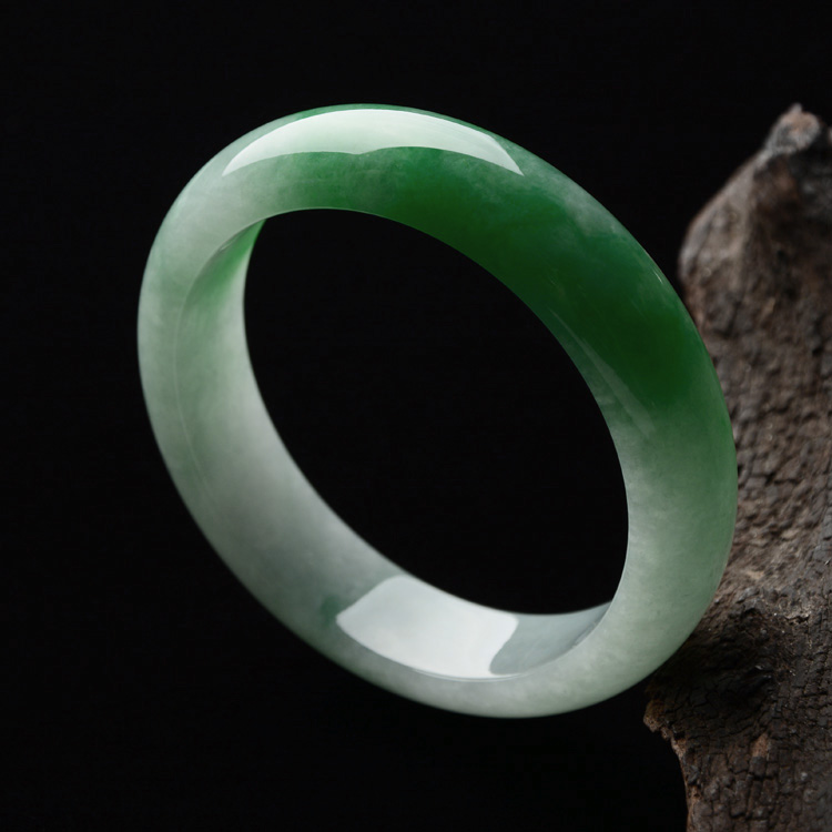 （超值推荐）糯冰种飘阳绿手镯（56.8mm）