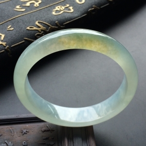 （超值推荐）冰种晴水略带黄翡手镯（56.9mm）