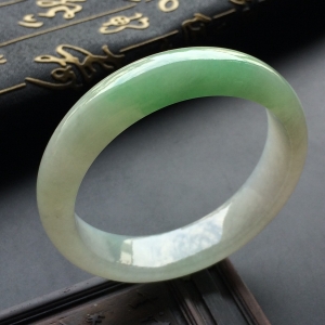 （超值推荐）糯冰种绿晴水手镯（57.1mm）