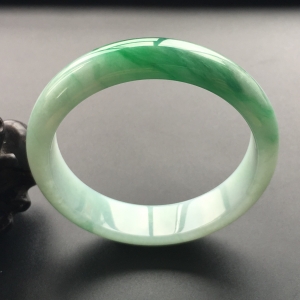 (超值推荐)糯冰种飘翠手镯(57.6mm)