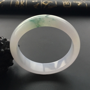 (超值推荐)糯冰种淡紫罗兰略飘花手镯(57.2mm)