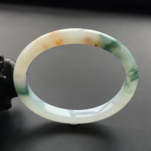 (超值推荐)糯冰种飘花带黄翡贵妃镯(55.5mm-49.6mm)