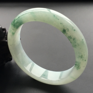 (超值推荐)糯冰种飘花手镯(56.3mm)